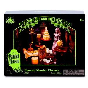 Disney Come Out & Socialize The Haunted mansion diorama